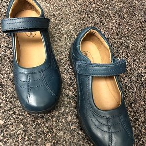 Girls shoes New size 13.5